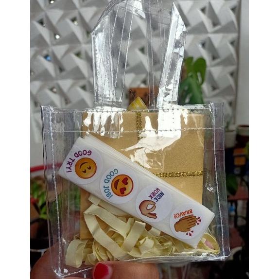 

TERBAIK HAMPERS HARI GURU HADIAH / BINGKISAN HAPPY TEACHER DAY 25 NOVEMBER TETAP TRENDING DI SHOPEE