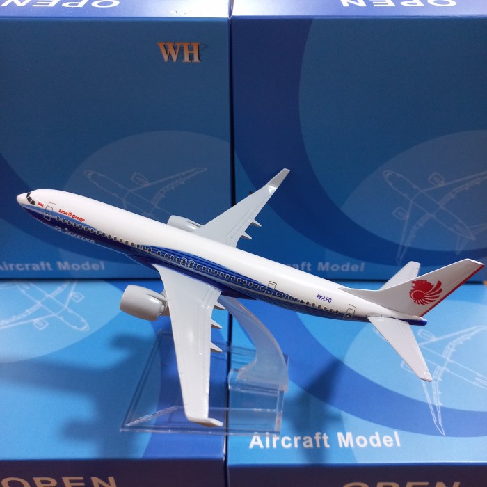 BOEING 747 PESAWAT DIECAST MINIATUR PAJANGAN PESAWAT BOEING B747