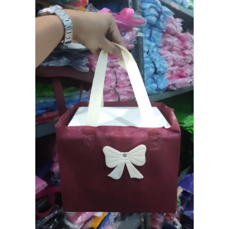 

Special - (12pcs / 1Lusin) Tas dasi box 22x22 / 20x20 cm Kain Kantong dus Nasi Kotak Hajatan souvenir besek berkat hampers pernikahan pengajian syukuran !!