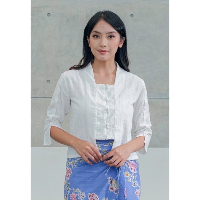 Kichi Batik Blouse Manik Kebaya