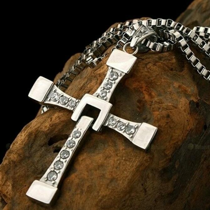 Kalung Fast and Furious Vin Diesel Dominic Toreto Cross Necklace Salib