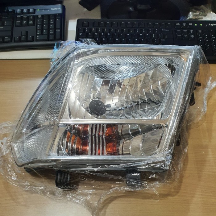 CMPS 26060-EB78B LAMPU DEPAN NISSAN NAVARA FRONTIER HEAD LAMP NISSAN NAVAR