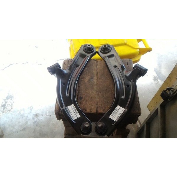 lower arm nissan grand livina