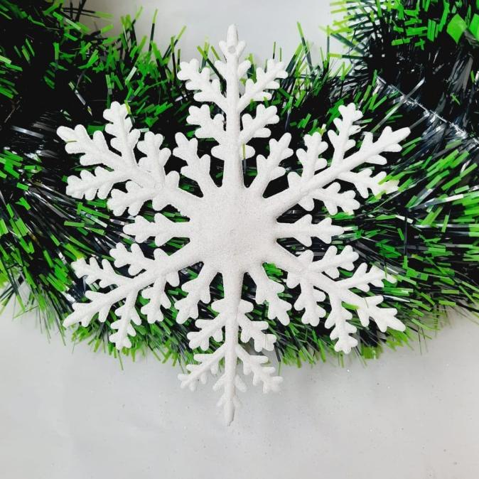 

Dekorasi Snowflake Kayu Gantungan Pohon Pinus Parcel Natal Salju Putih Limited Edition