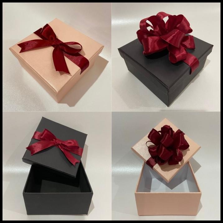 

GRATIS ONGKIR GIFTBOX/ KOTAK KADO/KOTAK HADIAH/HARDBOX/ !!!!!!!