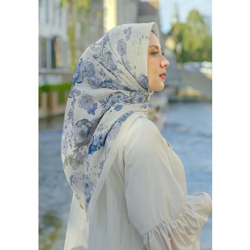 STYLISH HIJAB DAILY Hijab Buttonscarves Blume Jet Set, Blume Series (Voal 110x110cm)