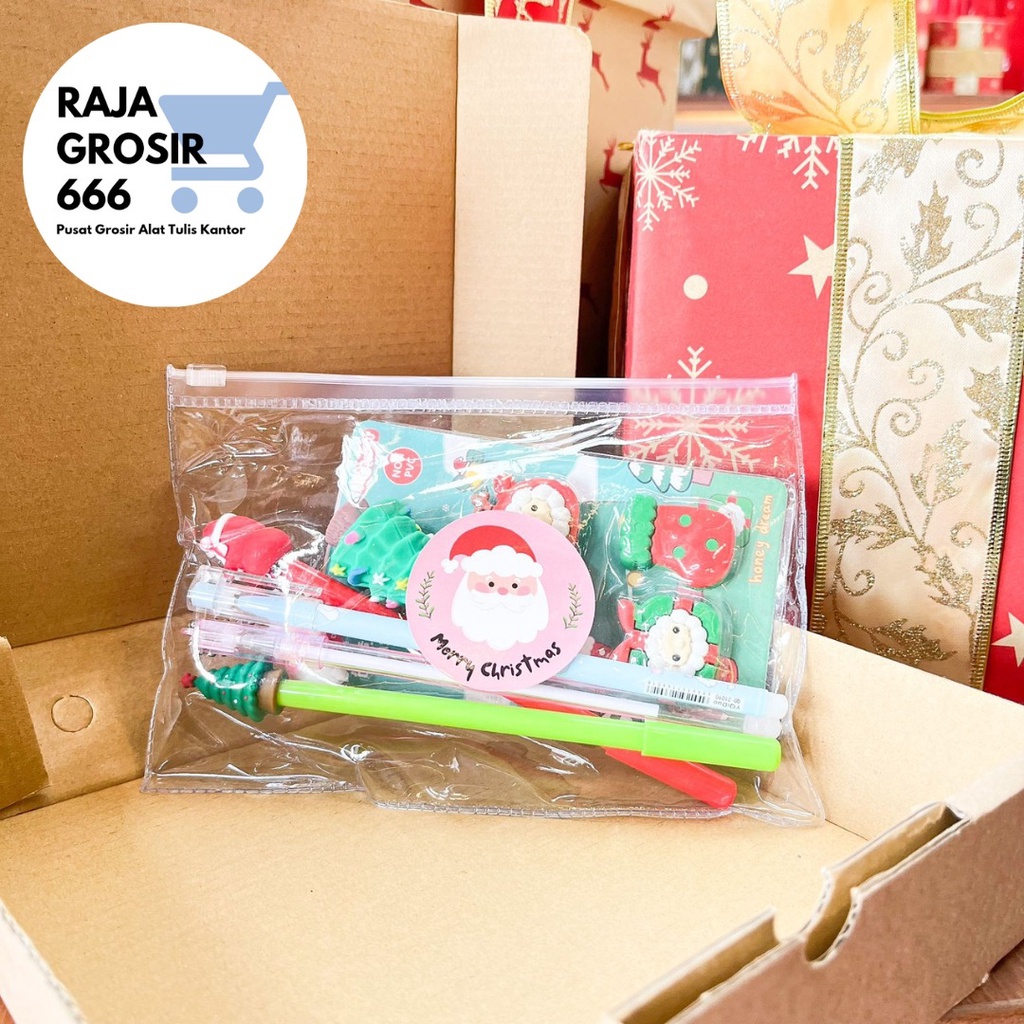 

Pouch Alat Tulis Tema Natal Christmas Hampers Kado Unik Stationery Gantungan Kunci Stier Santa Xmas