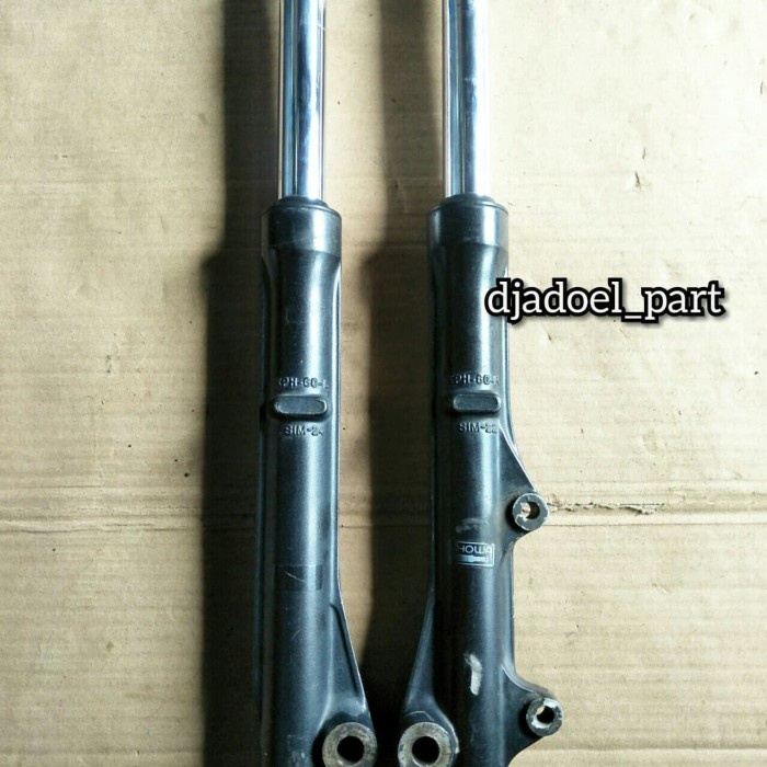 {BEKAS} shockbreaker depan supra x 125 karisma original Berkualitas