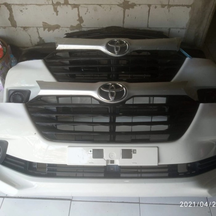 {BEKAS} Bumper depan Toyota Avanza 2017 Type G Berkualitas