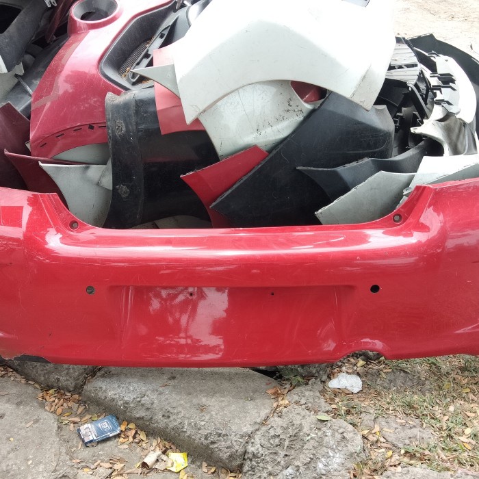 {BEKAS} Bemper belakang Toyota Yaris TRD 2012 Limited