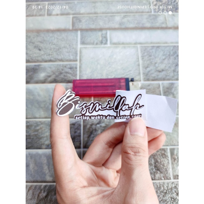 

Terlaris - Stiker Bismillah Setiap Waktu Helm Motor Mobil Laptop HP Print Cut