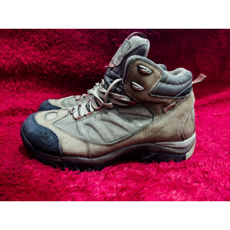 sepatu Hiking Outdoors The North Face Original size 42,5 TNF