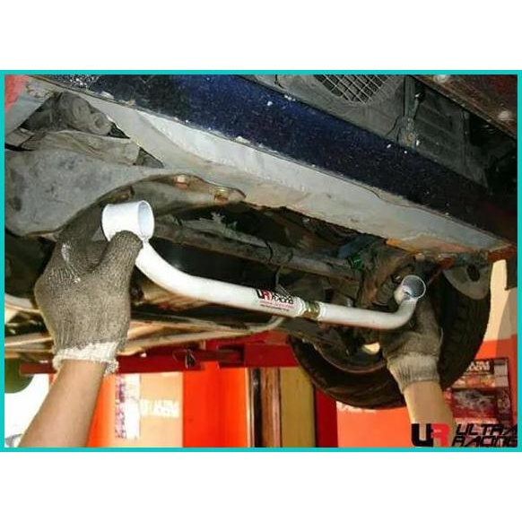 Aksesoris / front lower / Stabiliser ULTRA RACING Toyota Corolla DX 16