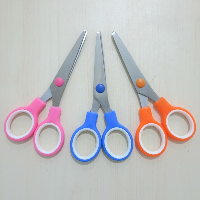 

Gunting Kertas Sedang 13 cm Murah