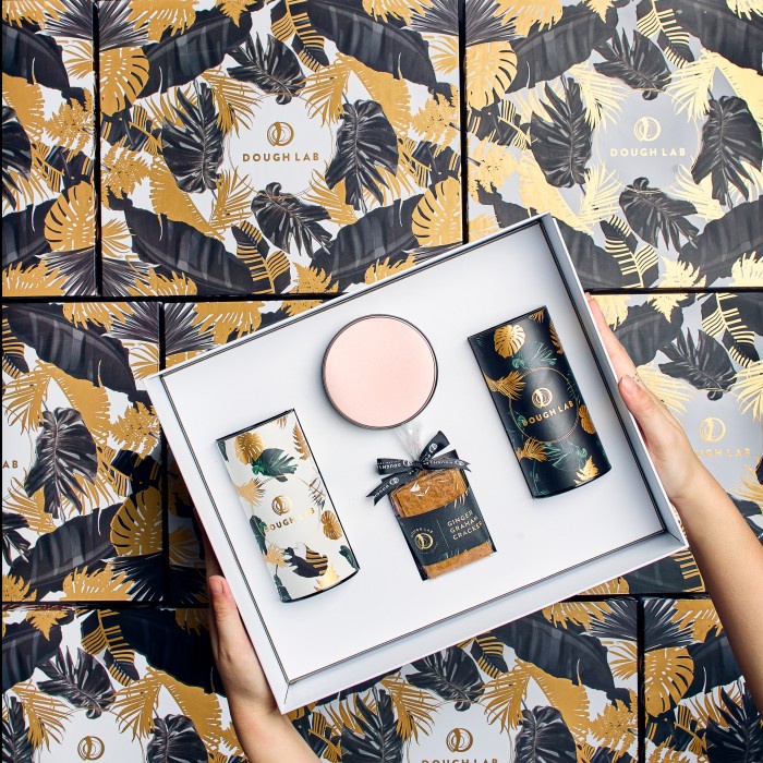 CN838 Dough Lab - Small Holiday Hampers TERBARU