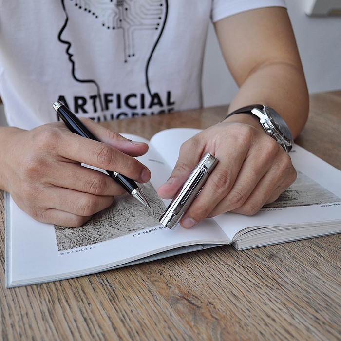 

✨Sale Sheaffer® Sgc300 - Glossy Black Barrel /Bright Chrome Cap Rollerball Terbaru