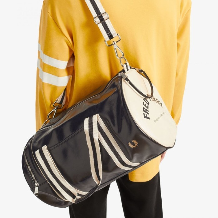 ✨Ori Tas Golf Tas Gym Boston Bag Fred Perry Classic Barrel Bag Black Ecru Diskon