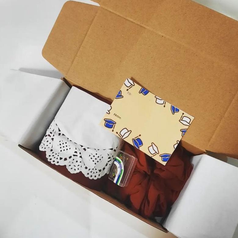 

LARIS HAMPERS HIJAB gift box TERMURAH BELLA SQUARE HIJAB ,SCRUANCHIE,souvenir tahlilan pengajian/souvenir siraman HAMPERS LEBARAN MURAH