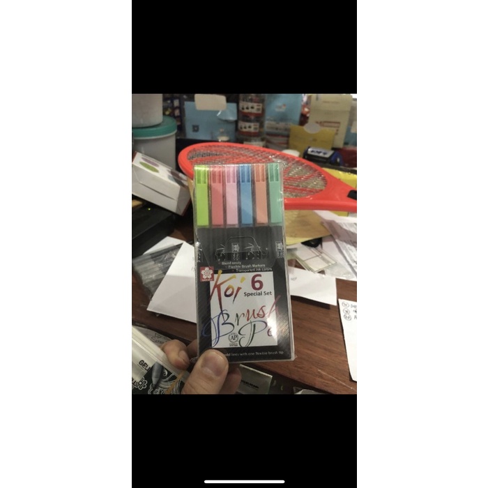 

Gaya Sakura Spidol Caligraphy Brush Pen Pastel Color 6 Pcs