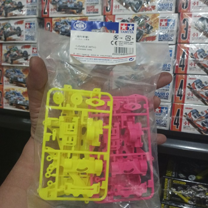 TAMIYA 94838 - VS FLUORESCENT COLOR CHASSIS SET ( PINK - YELLOW)