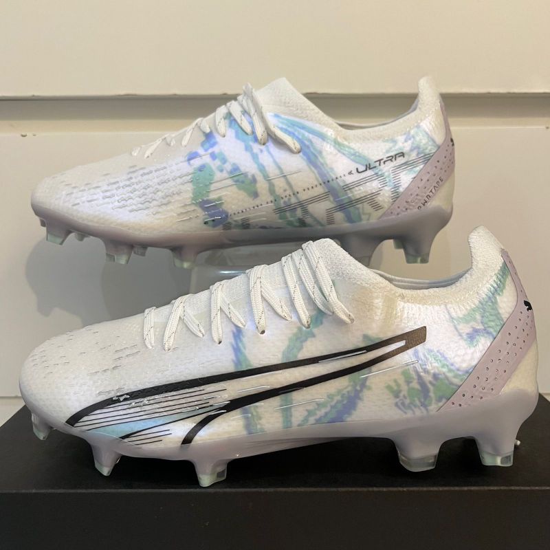[SPORTY COLLECTION] Sepatu Bola Puma Ultra Ultimate Brilliance White FG