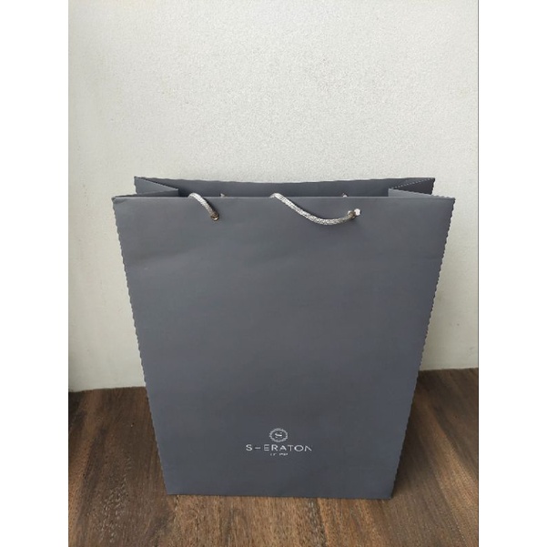

PAPER BAG SHERATON BAHAN TEBAL UKURAN BESAR