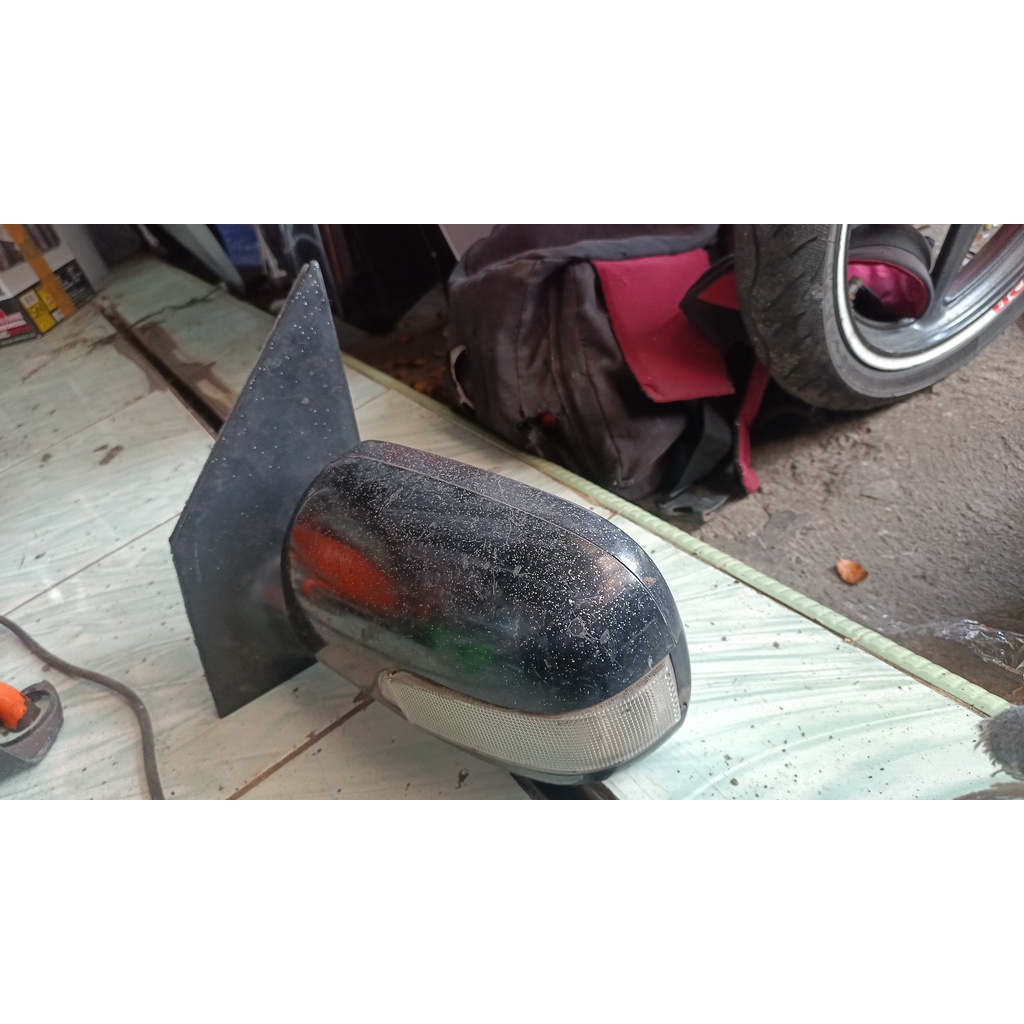 Spion kiri Daihatsu sirion 2008 original