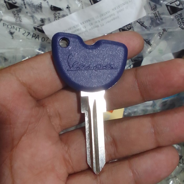 Kunci Biru / Kunci Duplikat / Blank Key Piaggio Vespa Original