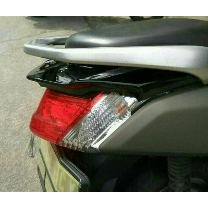 ducktail nmax lampu belakang Ducktail / Sirip Belakang Nmax Hitam