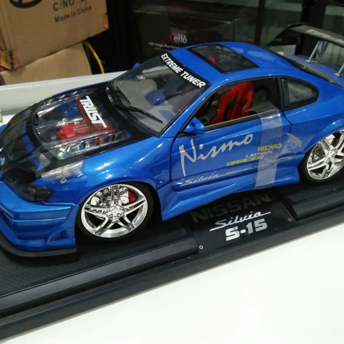 Mainan Model Nissan Silvia S15 Modifikasi Extreme Tuner Best