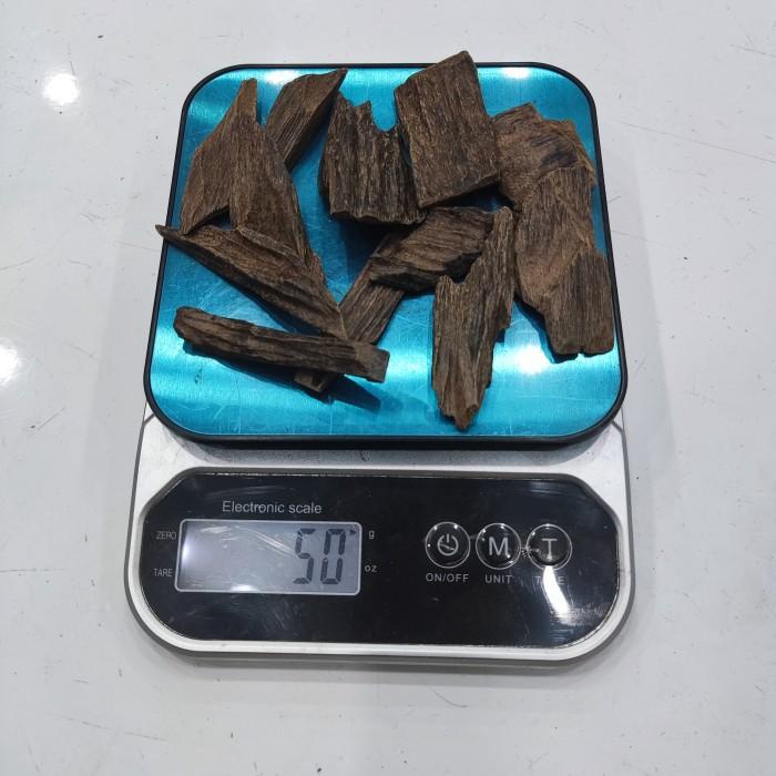 50 Gram Kayu Gaharu Budidaya Sanai Kalimantan Aromaterapi Wangi Harum Berkualitas