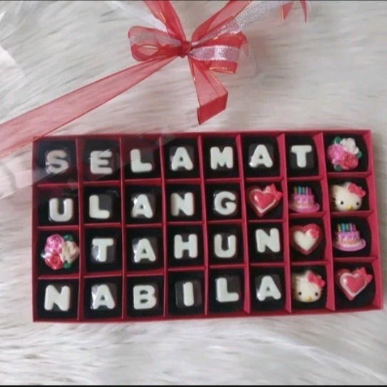 

SIAP KIRIM kado wedding anniversary ulang tahun valentine coklat isi 34 kotak madalinsecollect