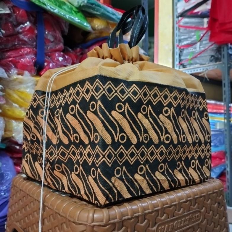 segera Dapatkan Tas Serut Motif/Tas Hajatan/Tas Kotak,Box Nasi Isi 12Pcs