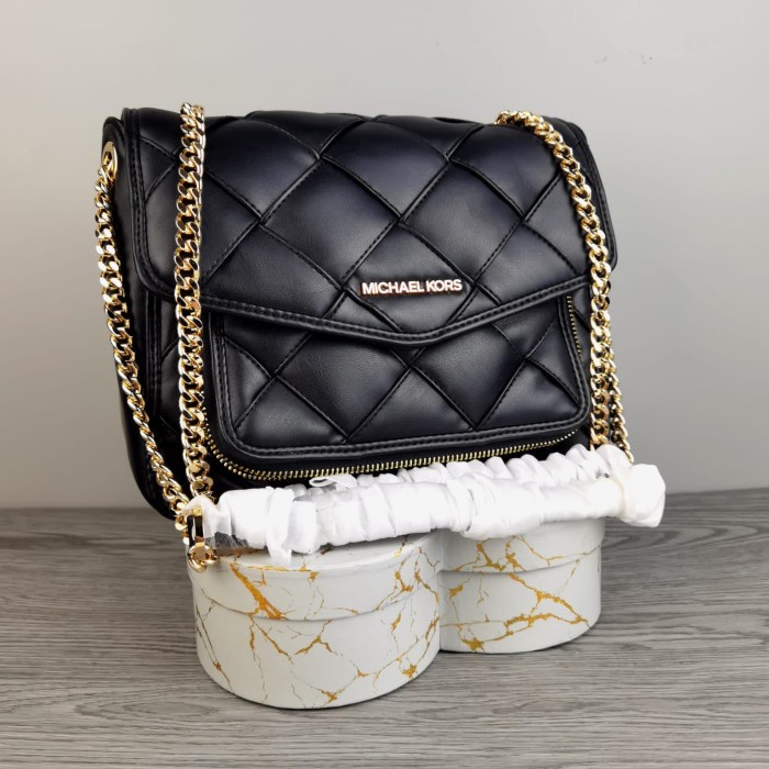 ✅New Tas Mk Original - Michael Kors Regina Medium Shoulder Flap Berkualitas