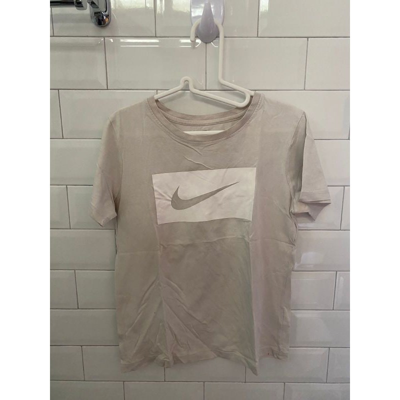 Baju Wanita Putih Merek Nike