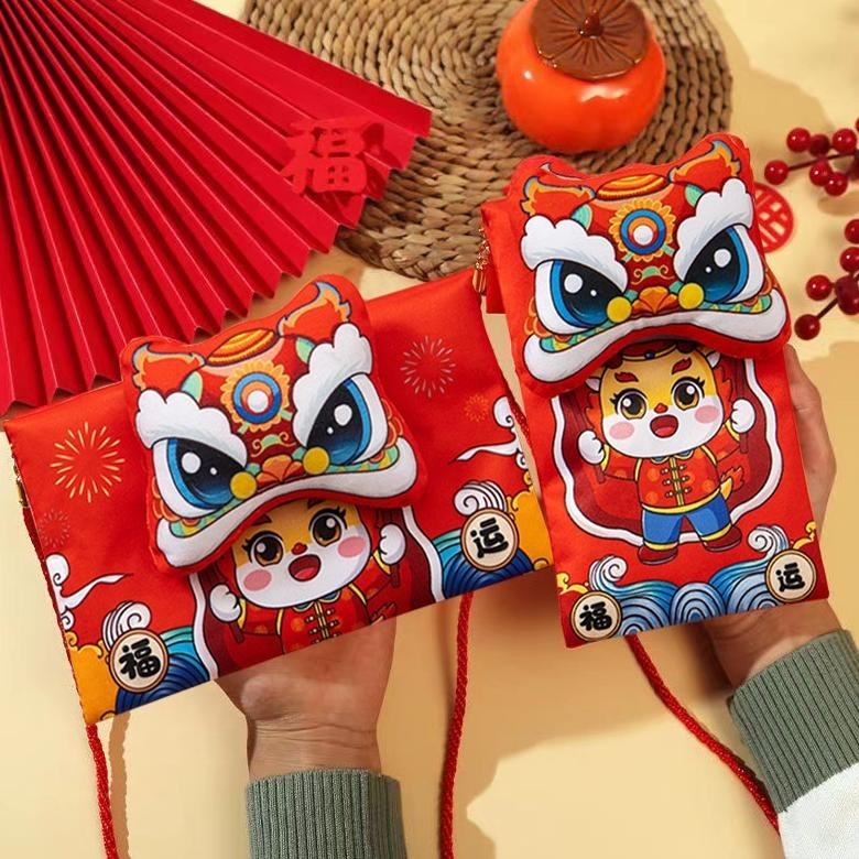 

Big Sale Angpao Kain Naga Bunyi 2024 Dompet Angpao Dragon Tas Selempang Red Pocket Angpao Imlek 2024 Fu Kain Chinese New Year Red Motif Tulisan Pita Terbaru Diskom