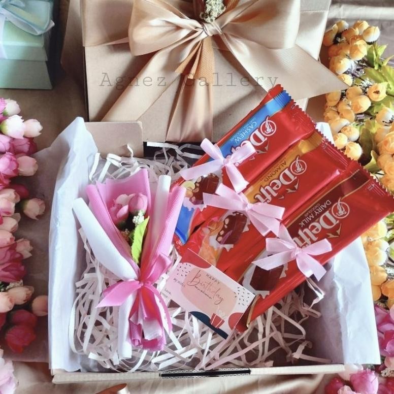 

Bisa Cod Hampers Coklat Snack Box / Kado Valentine Ulang Tahun Wisuda Natal / Souvenir Ulang Tahun / Silverqueen Diskom