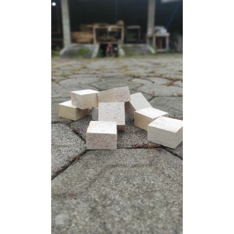 Kotak Kayu Sengon Laut Albasia Ukuran Custom 5x5x3cm