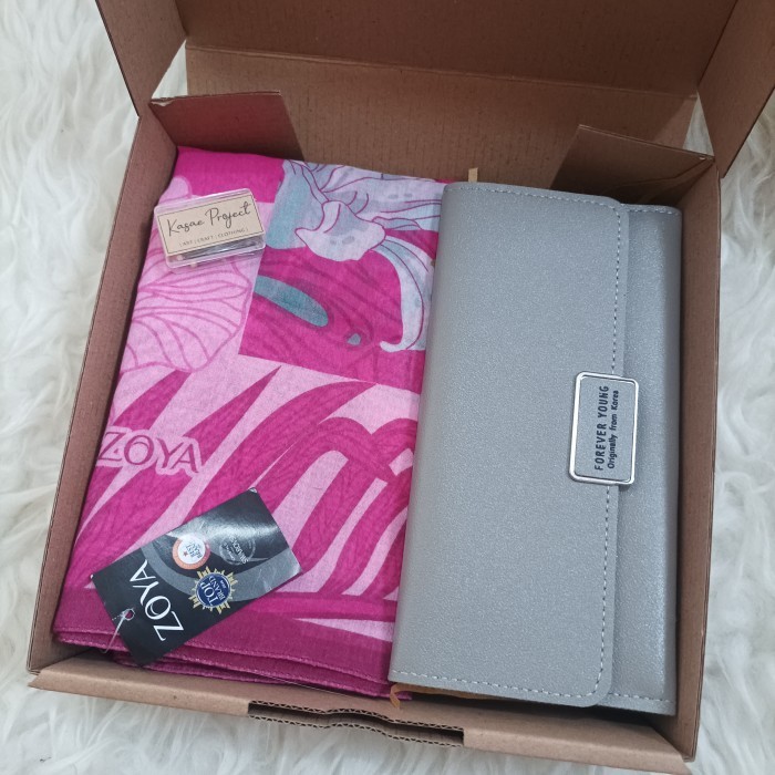 

Ready M14.Gift Set Hijab Zoya Hadiah hampers parcel unik wisuda birthday