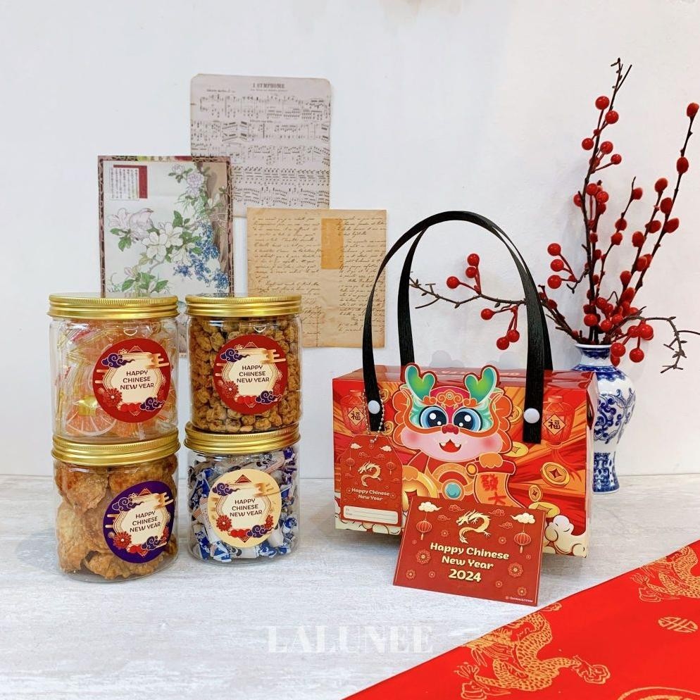 

AQW Hampers Snack Imlek 2024 Tahun Naga - Parcel Souvenir Kue Kering Sincia - Chinese and Lunar New Year