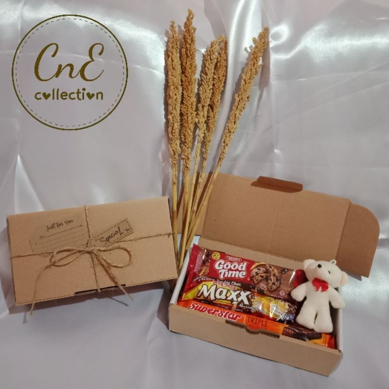 

A81 HAMPERS GIFT BOX SNACK BOX GIFT VALENTINE K1Z