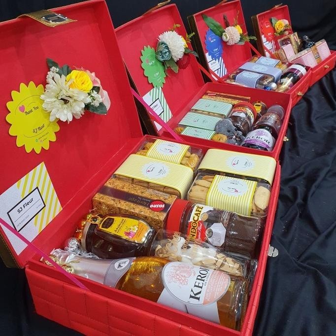 

Paket Box Hampers Parcel Kue Kering Kado Ulang Tahun 15