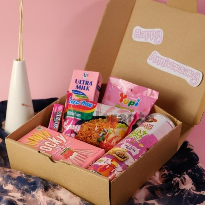 

Hampers Box Hadiah Ulang Tahun Kado Parcel Valentine Wisuda Pacar Pink