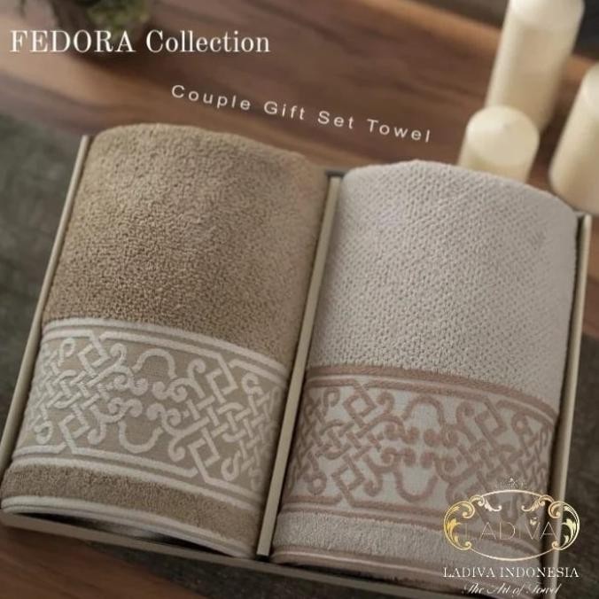 

Hampers Gift Set Fedora Couple No Bordir (Polos) + Box