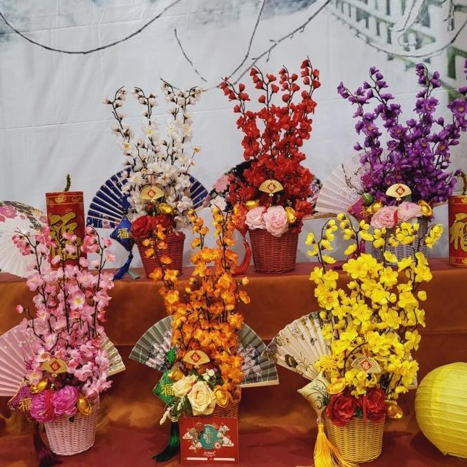 

Paket Dekorasi Box Hampers Hiasan Imlek Sakura Cny