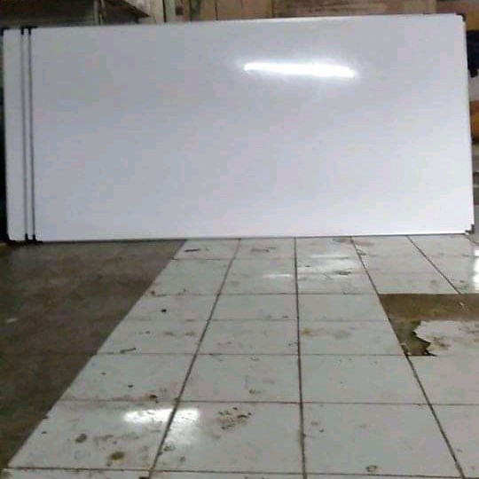 

Papan Tulis Whiteboard Gantung Ukuran 120X240