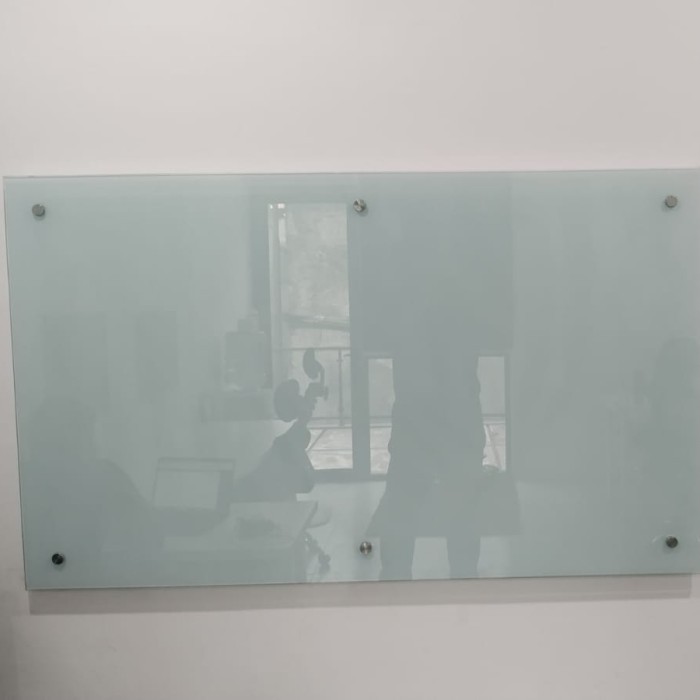 

Papan Tulis Kaca Glassboard 8Mm 120*80