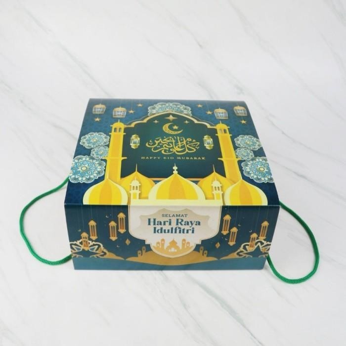 

Kardus Kotak Kue Box Tali Hampers Lebaran Idul Fitri Ukuran 25X25X11Cm 027