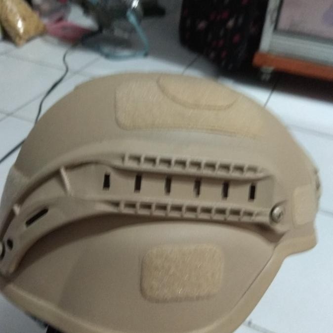 Helm Tactical Airsoft Gun