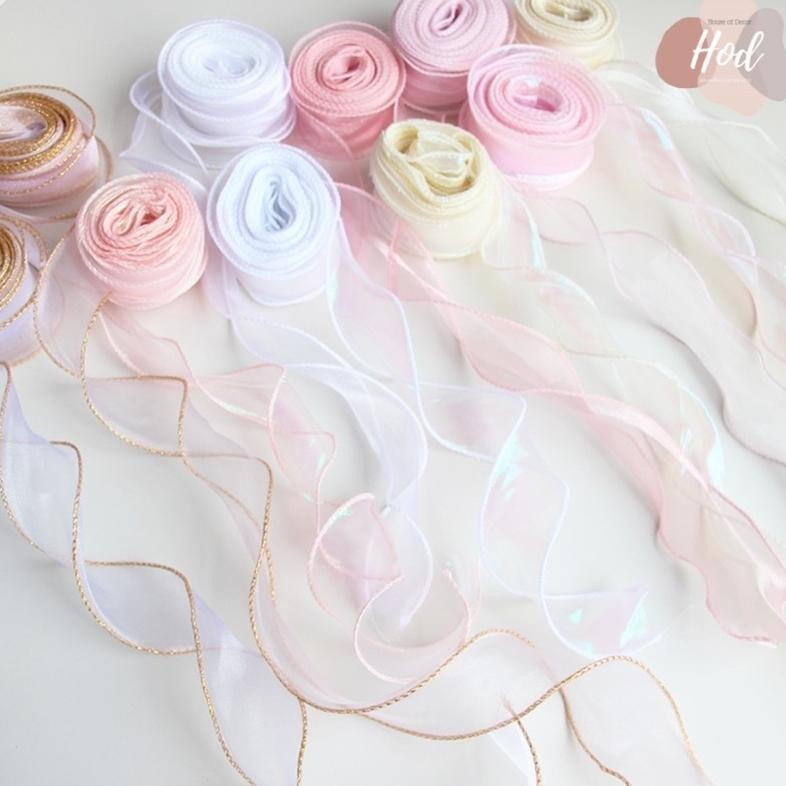 

Berkualitas tinggi, gaya yang tak ternilai." Ribbon Organza Fishtail 4 cm 1 Roll 10 yard Tulip Pita Gelombang Pita Hologram Wavy Glossy Pita Kado Pengikat Buket Bunga Hiasan Kue Colorful Pastel ||